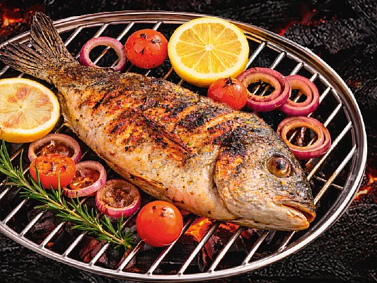 Dorade auf dem Grill