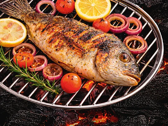 Dorade auf dem Grill